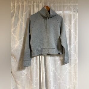 Juicy Couture Women's Gray Jacquard Quilted Athletic Crop Sport Pullover Medium